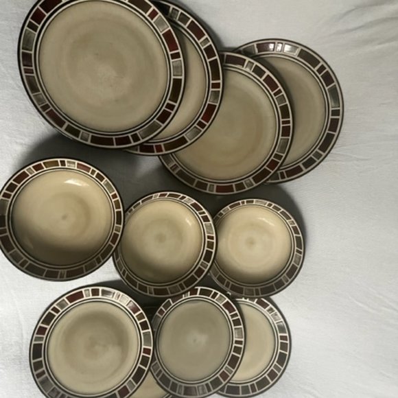 Set of ELITE brown & tan Plates, bowls & saucers - Picture 6 of 8